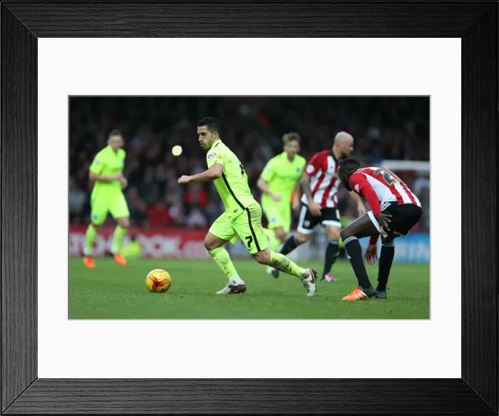 Framed Print : Battling in the Championship: Brentford vs. Brighton & Hove Albion (26 December 2015) Framed Print : Battling in the Championship: Brentford vs. Brighton & Hove Albion (26 December 2015)