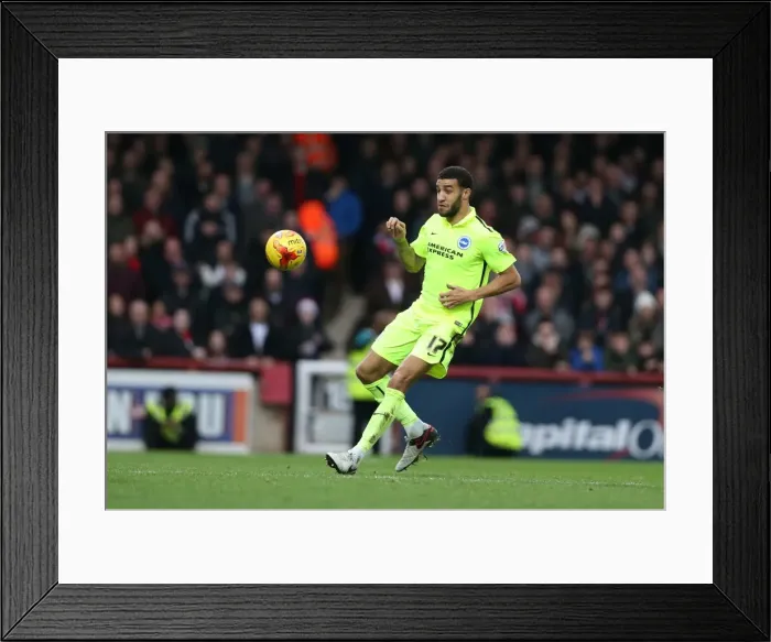 Framed Print : Championship Showdown: Brentford vs. Brighton & Hove Albion at Griffin Park (26DEC15) Framed Print : Championship Showdown: Brentford vs. Brighton & Hove Albion at Griffin Park (26DEC15)