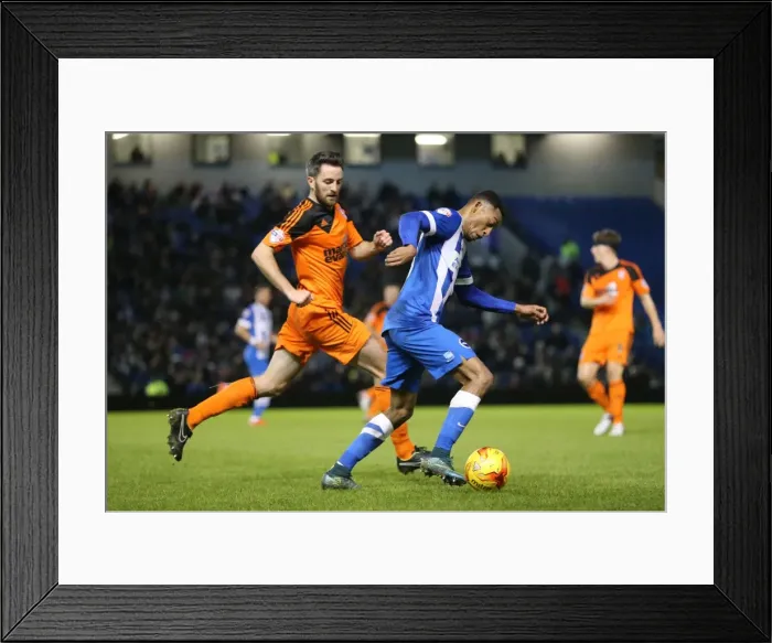 Framed Print : Brighton and Hove Albion vs Ipswich Town: A Battle in the Sky Bet Championship (29DEC15) Framed Print : Brighton and Hove Albion vs Ipswich Town: A Battle in the Sky Bet Championship (29DEC15)