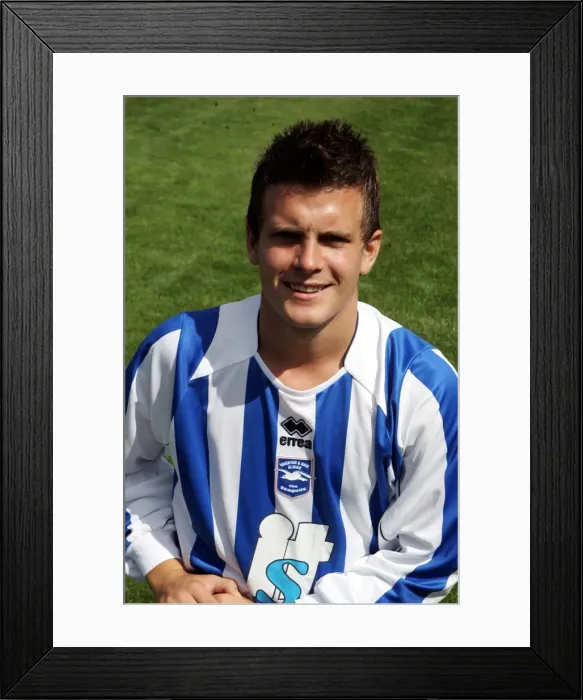 Framed Print : Dean Cox: Star Midfielder of Brighton and Hove Albion FC Framed Print : Dean Cox: Star Midfielder of Brighton and Hove Albion FC