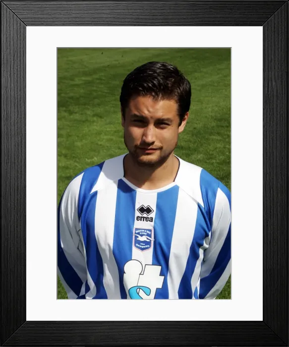 Framed Print : Brighton and Hove Albion's Jonny Dixon: Focused and Ready Framed Print : Brighton and Hove Albion's Jonny Dixon: Focused and Ready