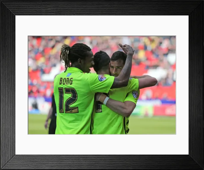 Framed Print : Intense Championship Showdown: Charlton Athletic vs. Brighton and Hove Albion (23APR16) Framed Print : Intense Championship Showdown: Charlton Athletic vs. Brighton and Hove Albion (23APR16)