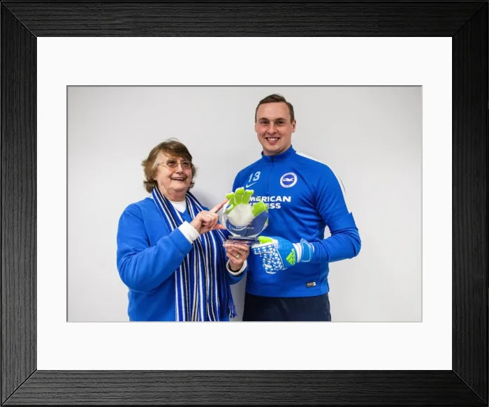 Framed Print : Brighton and Hove Albion: David Stockdale Honored with Coach Travellers Player of the Season Award vs. Derby County (02.05.2016) Framed Print : Brighton and Hove Albion: David Stockdale Honored with Coach Travellers Player of the Season Award vs. Derby County (02.05.2016)