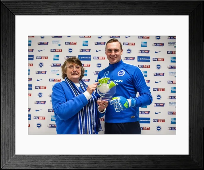Framed Print : Brighton and Hove Albion: David Stockdale Receives Coach Travellers Player of the Season Award vs. Derby County (02.05.2016) Framed Print : Brighton and Hove Albion: David Stockdale Receives Coach Travellers Player of the Season Award vs. Derby County (02.05.2016)
