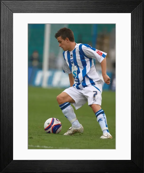 Framed Print : Dean Cox: Star Midfielder of Brighton & Hove Albion FC