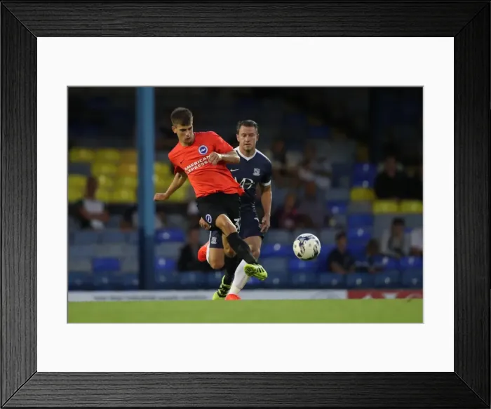 Framed Print : Checkatrade EFL Trophy: Southend United vs. Brighton & Hove Albion U23 Clash at Roots Hall (30AUG16) Framed Print : Checkatrade EFL Trophy: Southend United vs. Brighton & Hove Albion U23 Clash at Roots Hall (30AUG16)