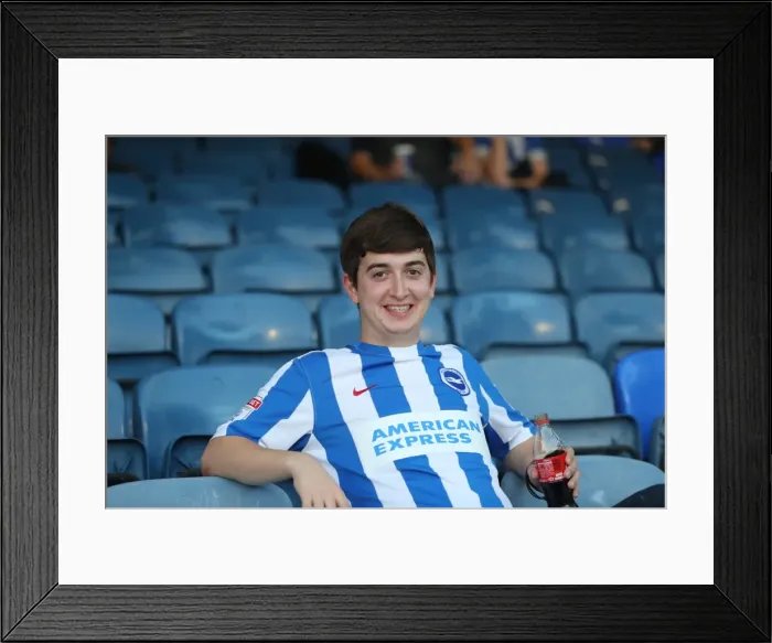 Framed Print : Checkatrade EFL Trophy: Southend United vs. Brighton & Hove Albion U23 at Roots Hall (30AUG16)