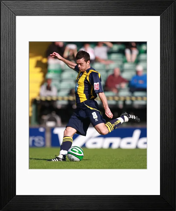 Framed Print : Brighton & Hove Albion Away at Yeovil Town (2008-09 Season) Framed Print : Brighton & Hove Albion Away at Yeovil Town (2008-09 Season)