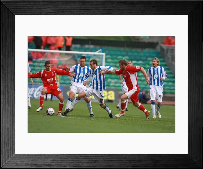 Framed Print : Brighton & Hove Albion 2008-09: A Home Match Against Cheltenham Town Framed Print : Brighton & Hove Albion 2008-09: A Home Match Against Cheltenham Town