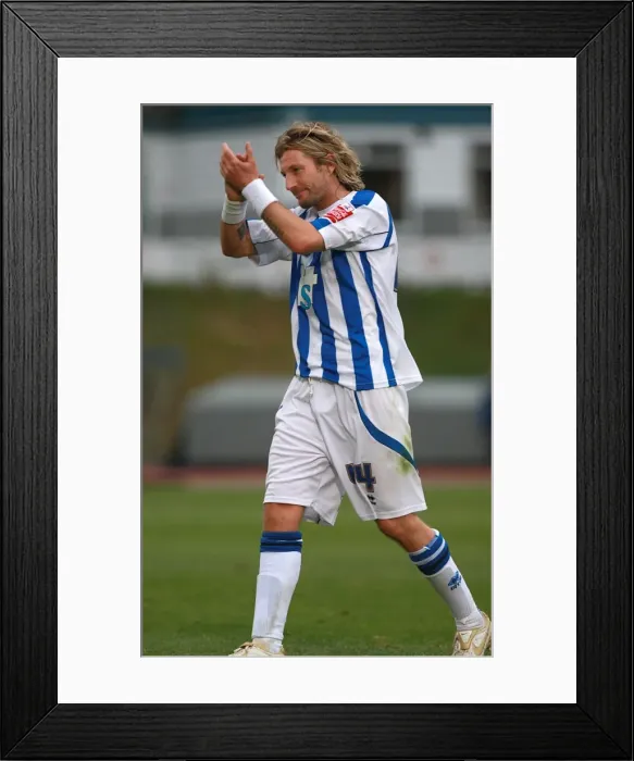 Framed Print : Robbie Savage in Action: Brighton & Hove Albion vs. Cheltenham Town Framed Print : Robbie Savage in Action: Brighton & Hove Albion vs. Cheltenham Town
