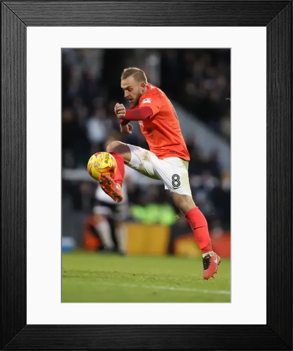 Framed Print : Brighton and Hove Albion vs. Fulham: EFL Sky Bet Championship Showdown at Craven Cottage (02.01.17) Framed Print : Brighton and Hove Albion vs. Fulham: EFL Sky Bet Championship Showdown at Craven Cottage (02.01.17)