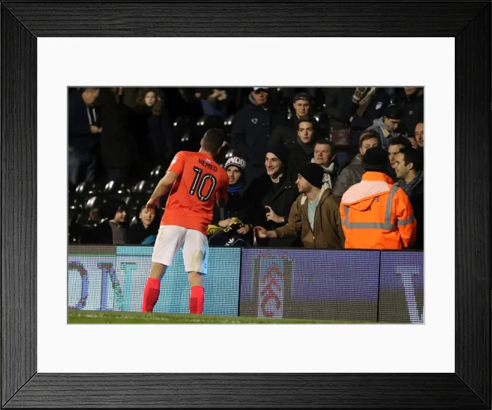 Framed Print : Championship Showdown: Fulham vs. Brighton and Hove Albion at Craven Cottage (02JAN17) Framed Print : Championship Showdown: Fulham vs. Brighton and Hove Albion at Craven Cottage (02JAN17)