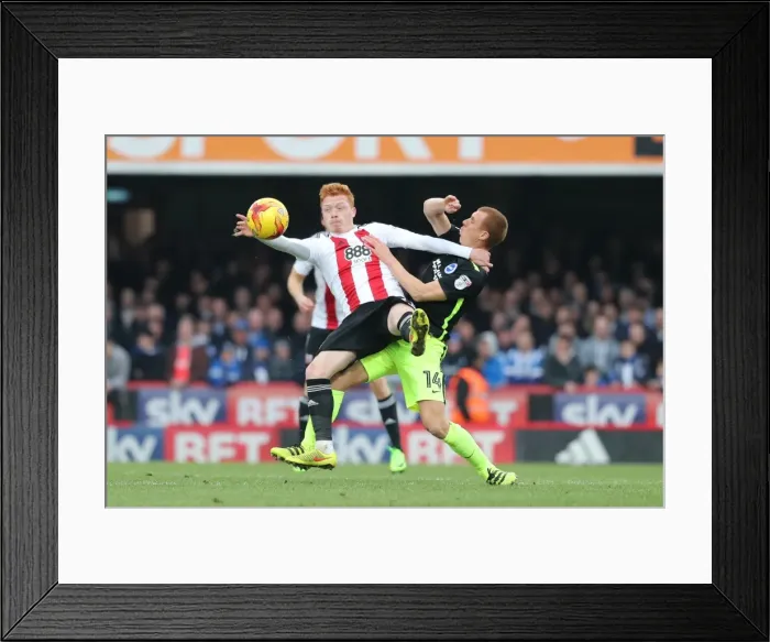 Framed Print : Championship Showdown: Brentford vs. Brighton & Hove Albion at Griffin Park (05FEB17) Framed Print : Championship Showdown: Brentford vs. Brighton & Hove Albion at Griffin Park (05FEB17)