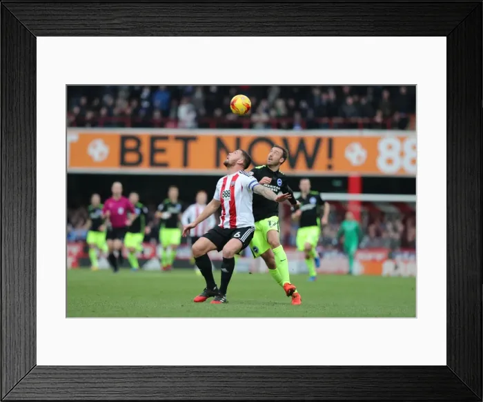 Framed Print : Battleground Griffin Park: Brentford vs. Brighton & Hove Albion in the EFL Sky Bet Championship (05FEB17) Framed Print : Battleground Griffin Park: Brentford vs. Brighton & Hove Albion in the EFL Sky Bet Championship (05FEB17)