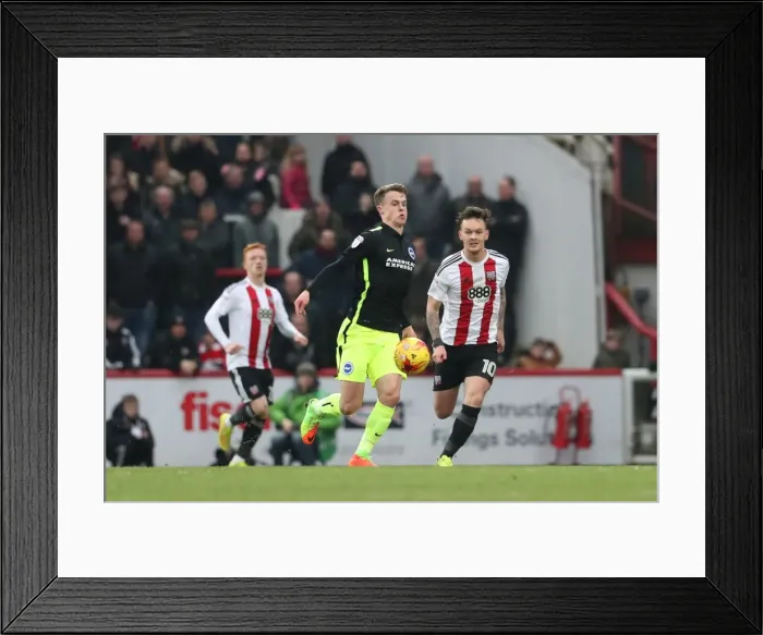Framed Print : Battling in the Championship: Brentford vs. Brighton & Hove Albion (05FEB17) Framed Print : Battling in the Championship: Brentford vs. Brighton & Hove Albion (05FEB17)