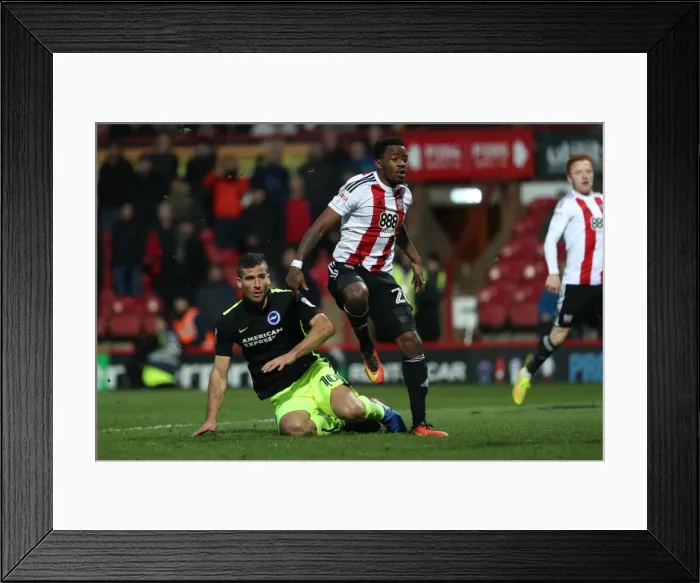 Framed Print : Championship Showdown: Brentford vs. Brighton & Hove Albion at Griffin Park (05FEB17) Framed Print : Championship Showdown: Brentford vs. Brighton & Hove Albion at Griffin Park (05FEB17)