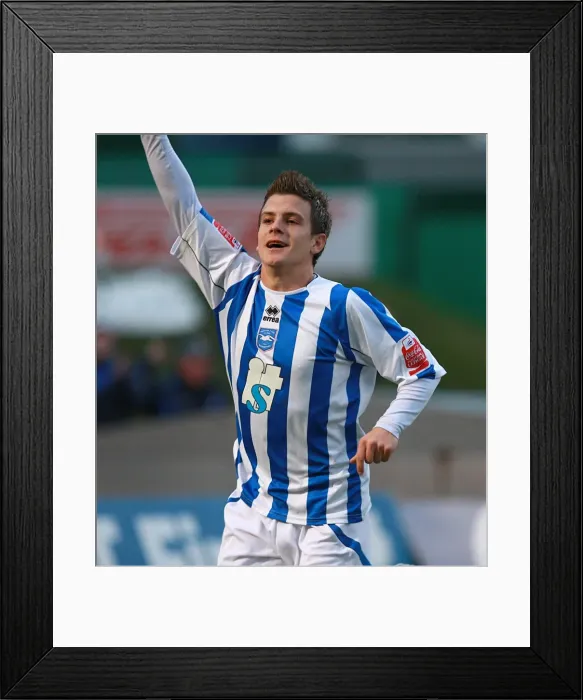 Framed Print : Dean Cox: Brighton and Hove Albion Football Star Framed Print : Dean Cox: Brighton and Hove Albion Football Star