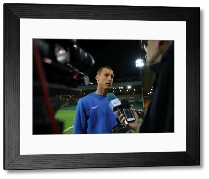 Framed Print : EFL Sky Bet Championship: Intense Clash between Norwich City and Brighton & Hove Albion at Carrow Road Stadium (21APR17) Framed Print : EFL Sky Bet Championship: Intense Clash between Norwich City and Brighton & Hove Albion at Carrow Road Stadium (21APR17)