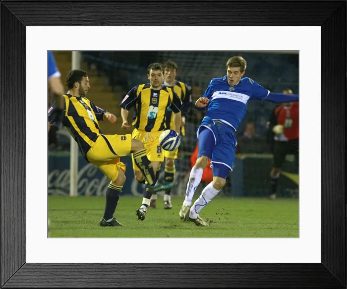 Framed Print : Brighton & Hove Albion 08-09: Away Game at Stockport County Framed Print : Brighton & Hove Albion 08-09: Away Game at Stockport County