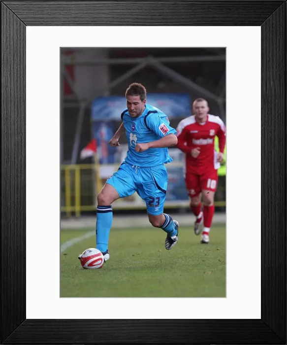 Framed Print : Brighton & Hove Albion 2008-09 Away: Swindon Town - A Past Season Game Framed Print : Brighton & Hove Albion 2008-09 Away: Swindon Town - A Past Season Game