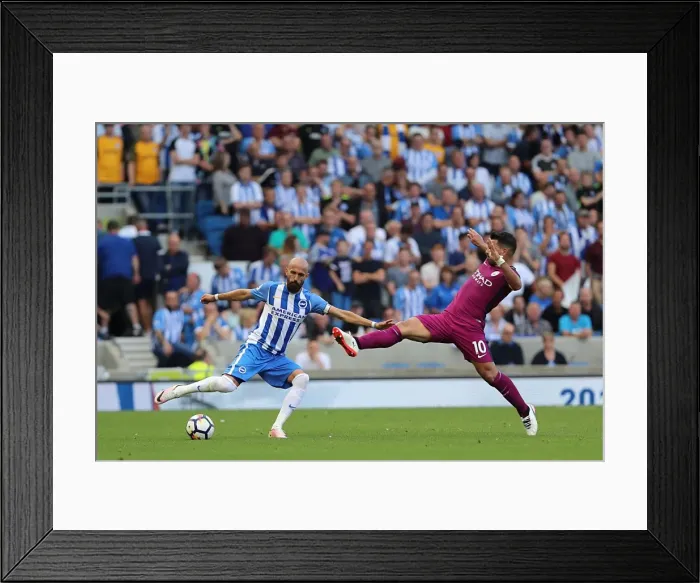 Framed Print : Bruno vs Aguero: Clash of the Titans in Brighton & Hove Albion vs Manchester City (12th August 2017) Framed Print : Bruno vs Aguero: Clash of the Titans in Brighton & Hove Albion vs Manchester City (12th August 2017)