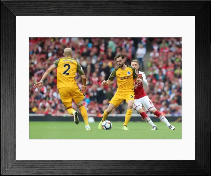 Framed Print : Premier League Showdown: Arsenal vs. Brighton and Hove Albion at Emirates Stadium (1st October 2017) Framed Print : Premier League Showdown: Arsenal vs. Brighton and Hove Albion at Emirates Stadium (1st October 2017)