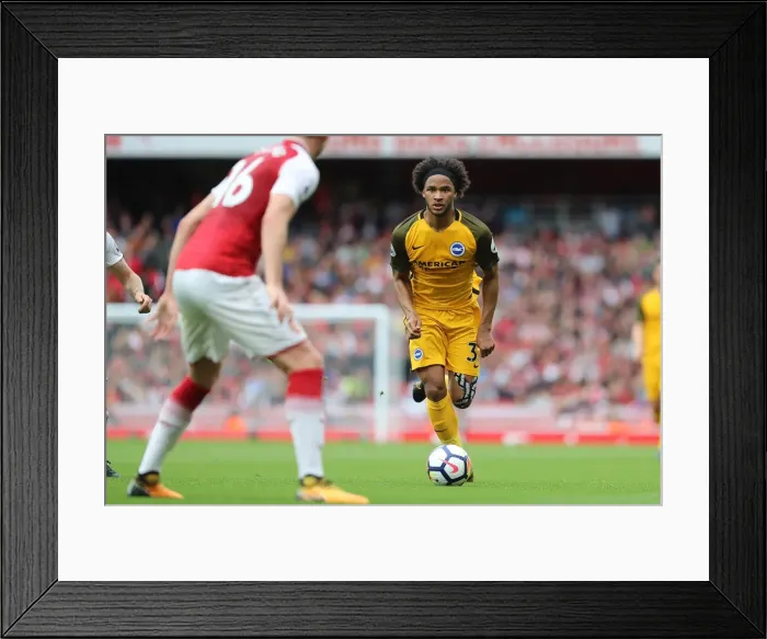 Framed Print : Isaiah Brown Fights for Brighton and Hove Albion Goal Against Arsenal in Premier League Clash (01OCT17) Framed Print : Isaiah Brown Fights for Brighton and Hove Albion Goal Against Arsenal in Premier League Clash (01OCT17)