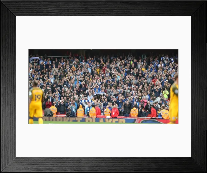 Framed Print : A Sea of Passion: Arsenal vs. Brighton and Hove Albion (01OCT17) - Premier League Showdown Framed Print : A Sea of Passion: Arsenal vs. Brighton and Hove Albion (01OCT17) - Premier League Showdown