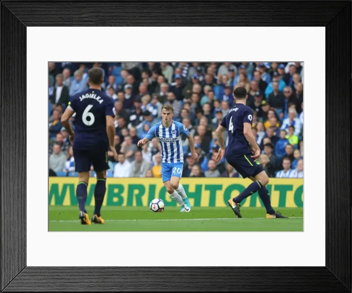 Framed Print : Solly March in Action: Brighton and Hove Albion vs Everton, Premier League (12th August 2017) Framed Print : Solly March in Action: Brighton and Hove Albion vs Everton, Premier League (12th August 2017)