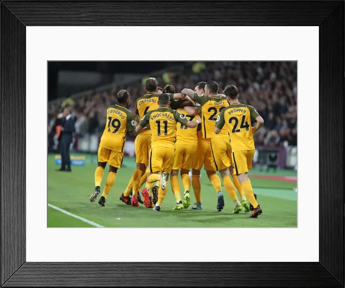 Framed Print : Glenn Murray Scores the Opener: Brighton Leads 1-0 against West Ham United (Premier League, 20th October 2017) Framed Print : Glenn Murray Scores the Opener: Brighton Leads 1-0 against West Ham United (Premier League, 20th October 2017)