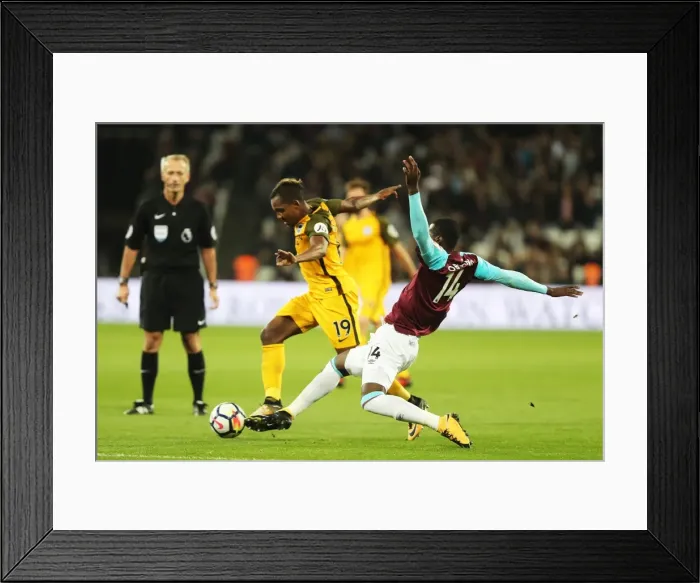 Framed Print : Jose Izquierdo Scores the Decisive Goal: Brighton and Hove Albion Take a 2-0 Lead over West Ham United (Premier League, 20th October 2017)