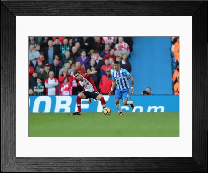 Framed Print : Brighton & Hove Albion vs Southampton: A Battle in the 2017-18 Premier League (29 October 2017) Framed Print : Brighton & Hove Albion vs Southampton: A Battle in the 2017-18 Premier League (29 October 2017)