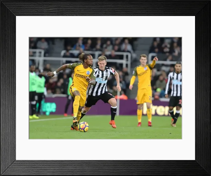 Framed Print : Bong vs Ritchie: Intense Battle in Newcastle United vs Brighton and Hove Albion (30DEC17) Framed Print : Bong vs Ritchie: Intense Battle in Newcastle United vs Brighton and Hove Albion (30DEC17)
