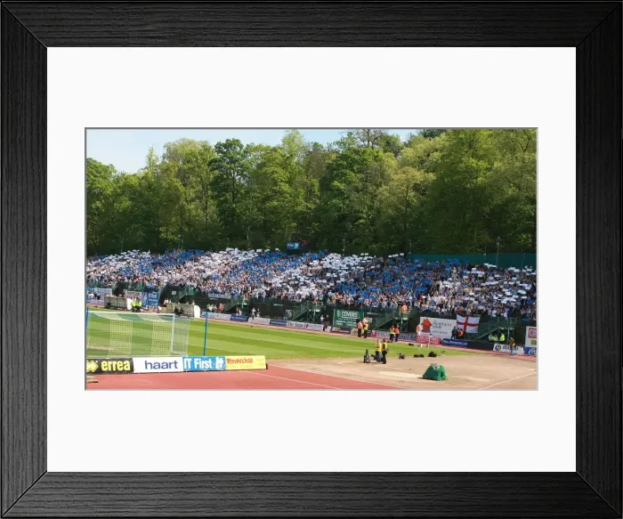Framed Print : Brighton & Hove Albion vs Stockport County: The Excitement of the Crowd (Withdean Era - 02 / 05 / 09) Framed Print : Brighton & Hove Albion vs Stockport County: The Excitement of the Crowd (Withdean Era - 02 / 05 / 09)