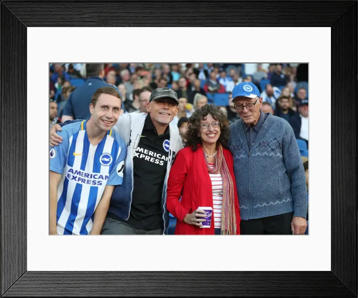 Framed Print : Brighton and Hove Albion vs. Southampton: Carabao Cup Showdown at American Express Community Stadium (28.08.18) Framed Print : Brighton and Hove Albion vs. Southampton: Carabao Cup Showdown at American Express Community Stadium (28.08.18)
