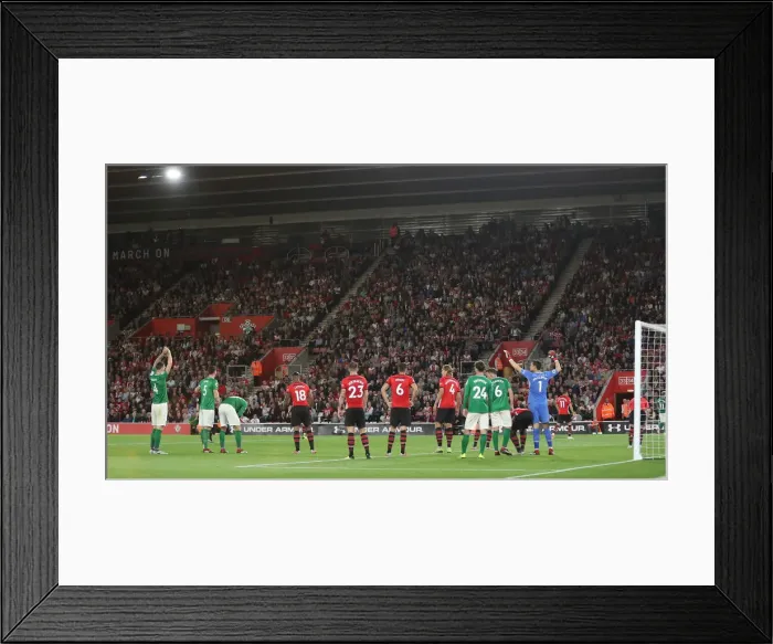 Framed Print : September Showdown: Premier League Clash between Southampton and Brighton & Hove Albion (17SEP18) Framed Print : September Showdown: Premier League Clash between Southampton and Brighton & Hove Albion (17SEP18)