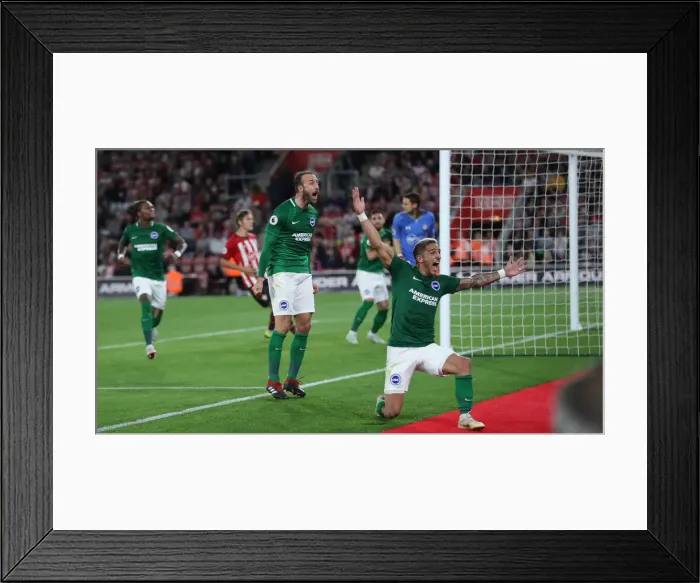 Framed Print : September Showdown: Premier League Clash between Southampton and Brighton & Hove Albion (17SEP18) Framed Print : September Showdown: Premier League Clash between Southampton and Brighton & Hove Albion (17SEP18)