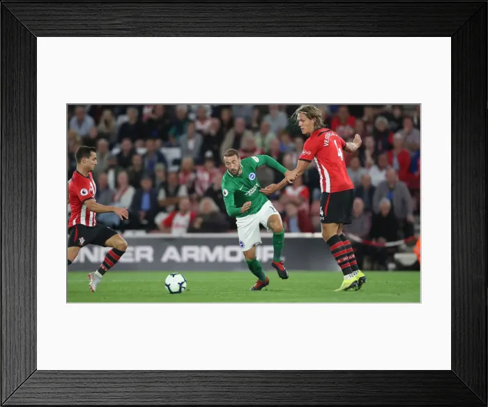 Framed Print : September Showdown: Premier League Clash between Southampton and Brighton & Hove Albion (17SEP18) Framed Print : September Showdown: Premier League Clash between Southampton and Brighton & Hove Albion (17SEP18)