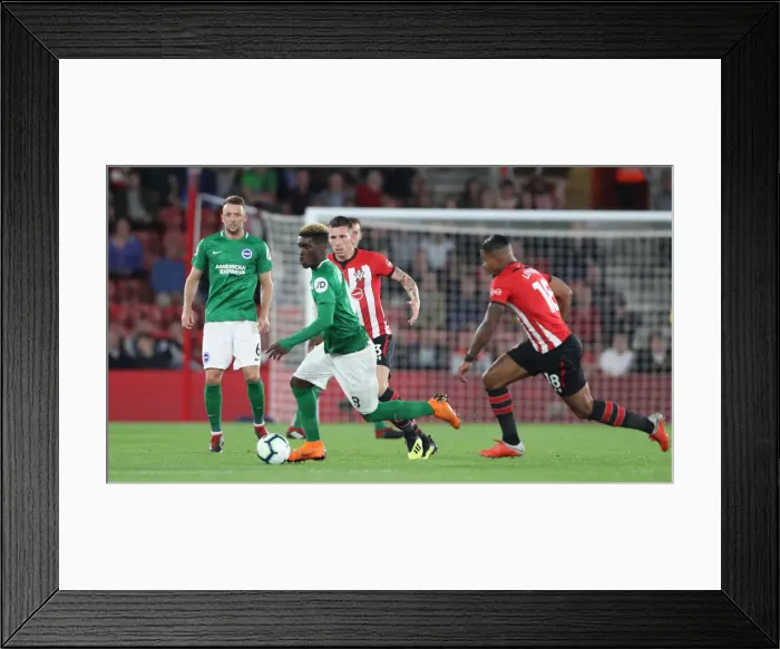 Framed Print : September Showdown: Premier League Clash between Southampton and Brighton & Hove Albion (17SEP18)