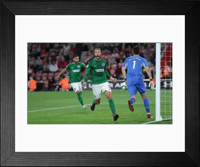 Framed Print : September Showdown: Premier League Clash between Southampton and Brighton & Hove Albion (17SEP18) Framed Print : September Showdown: Premier League Clash between Southampton and Brighton & Hove Albion (17SEP18)