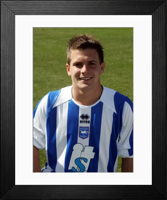 Framed Print : Dean Cox of Brighton & Hove Albion FC Framed Print : Dean Cox of Brighton & Hove Albion FC