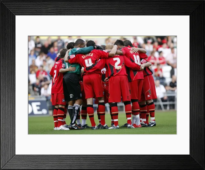 Framed Print : Brighton & Hove Albion: 2009-10 Away Game at Swansea City (Carling Cup) Framed Print : Brighton & Hove Albion: 2009-10 Away Game at Swansea City (Carling Cup)