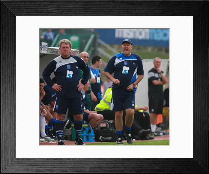 Framed Print : Brighton & Hove Albion vs. Southend United: 2009-10 Home Match Framed Print : Brighton & Hove Albion vs. Southend United: 2009-10 Home Match