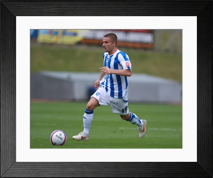 Framed Print : Home Battle: Brighton & Hove Albion vs Wycombe Wanderers (2009-10 Season - Home Games) Framed Print : Home Battle: Brighton & Hove Albion vs Wycombe Wanderers (2009-10 Season - Home Games)