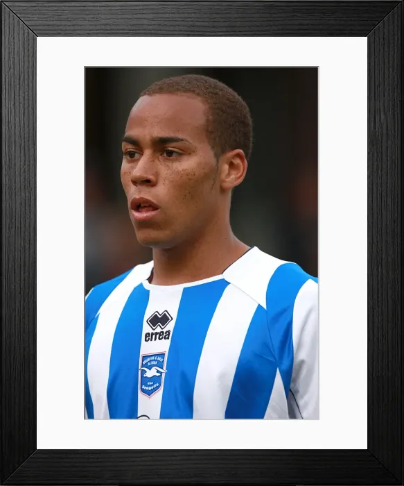 Framed Print : Elliott Bennett: A Former Shining Star of Brighton and Hove Albion FC Framed Print : Elliott Bennett: A Former Shining Star of Brighton and Hove Albion FC