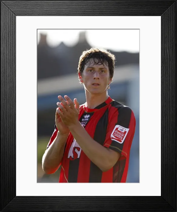 Framed Print : Defiant Seagull: Tommy Elphick's Unwavering Determination on the Brighton and Hove Albion Pitch Framed Print : Defiant Seagull: Tommy Elphick's Unwavering Determination on the Brighton and Hove Albion Pitch