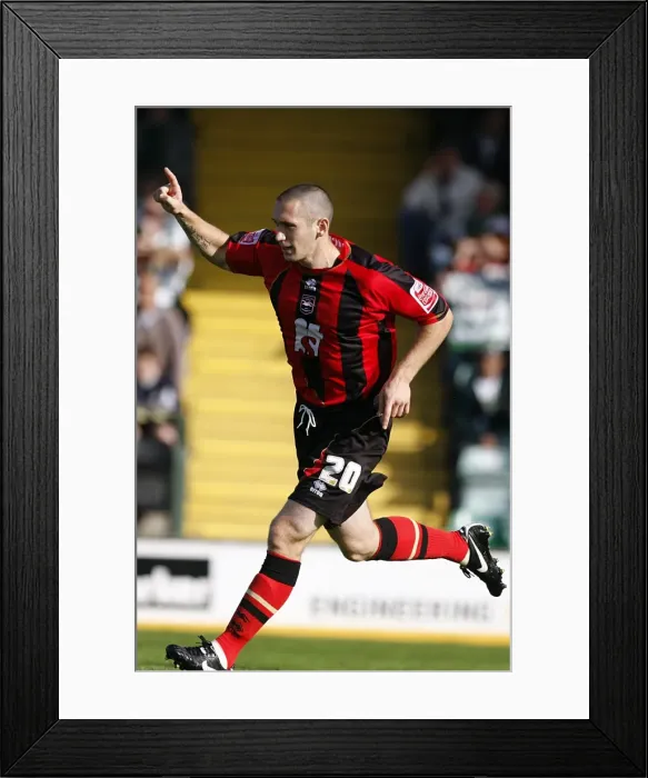 Framed Print : Andrew Crofts: Brighton & Hove Albion Midfielder in Action Framed Print : Andrew Crofts: Brighton & Hove Albion Midfielder in Action