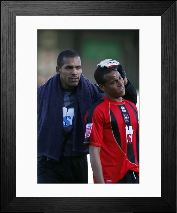 Framed Print : Brighton & Hove Albion: 2009-10 Away Game at Yeovil Town Framed Print : Brighton & Hove Albion: 2009-10 Away Game at Yeovil Town