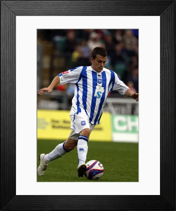 Framed Print : Dean Cox: Brighton & Hove Albion FC's Standout Midfielder Framed Print : Dean Cox: Brighton & Hove Albion FC's Standout Midfielder