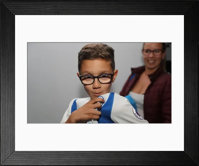 Framed Print : Brighton & Hove Albion FC: 2018 Player Signing Session - Autograph Hunting with Fans Framed Print : Brighton & Hove Albion FC: 2018 Player Signing Session - Autograph Hunting with Fans